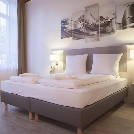 Schugt Hotel 2*