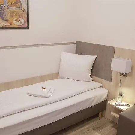 Schugt Hotel 2*